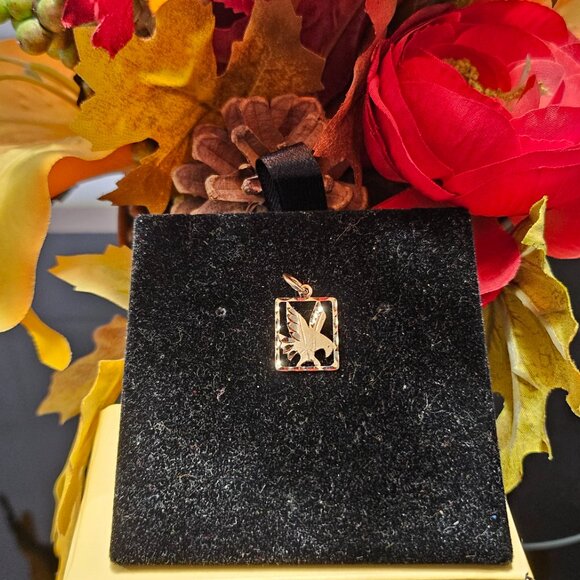 Beautiful 10K Gold Eagle Pendant – 1.4 Grams - Picture 5 of 8